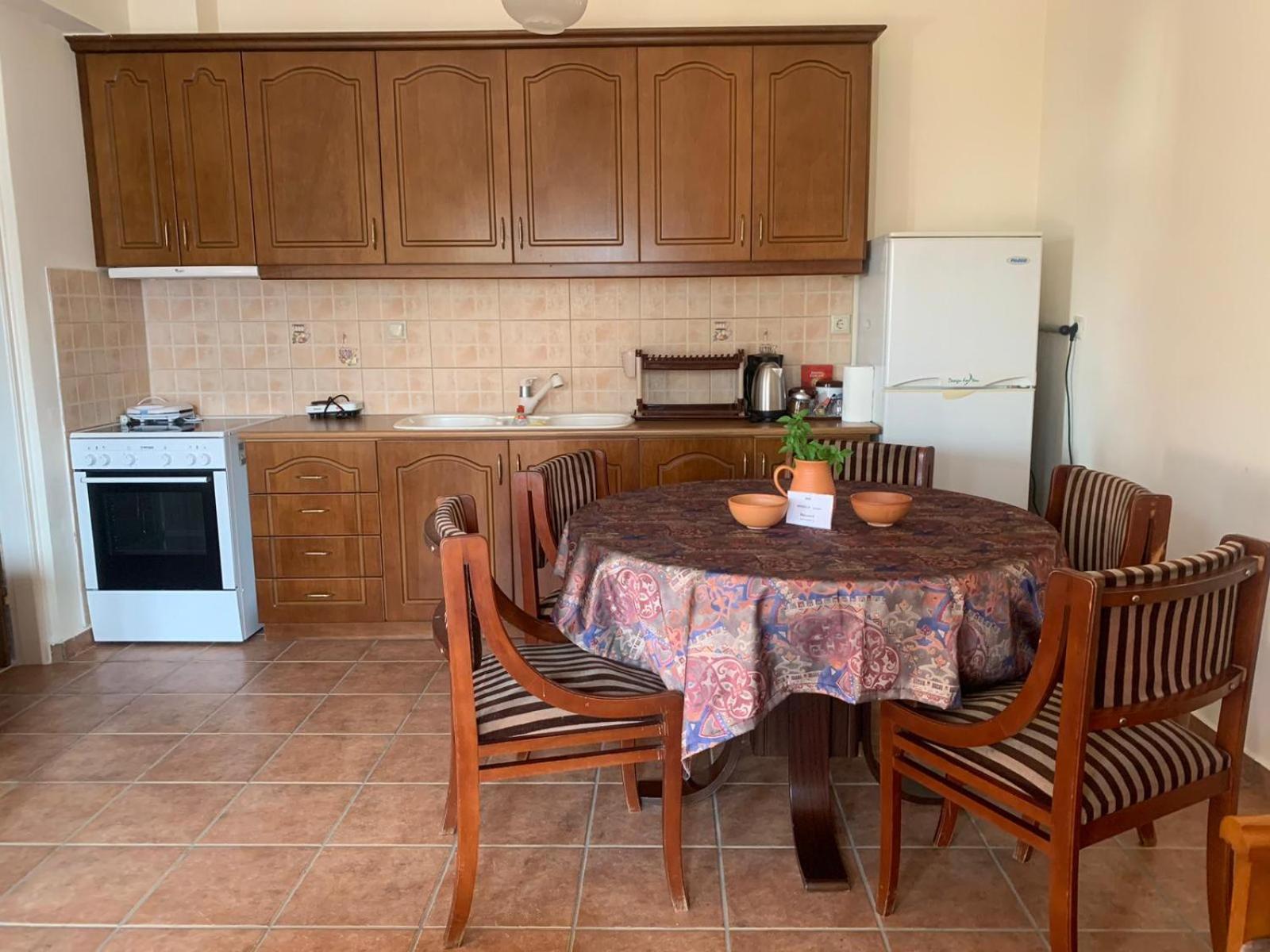 Vatoulia House Aparthotel Néon Oítilon Екстериор снимка