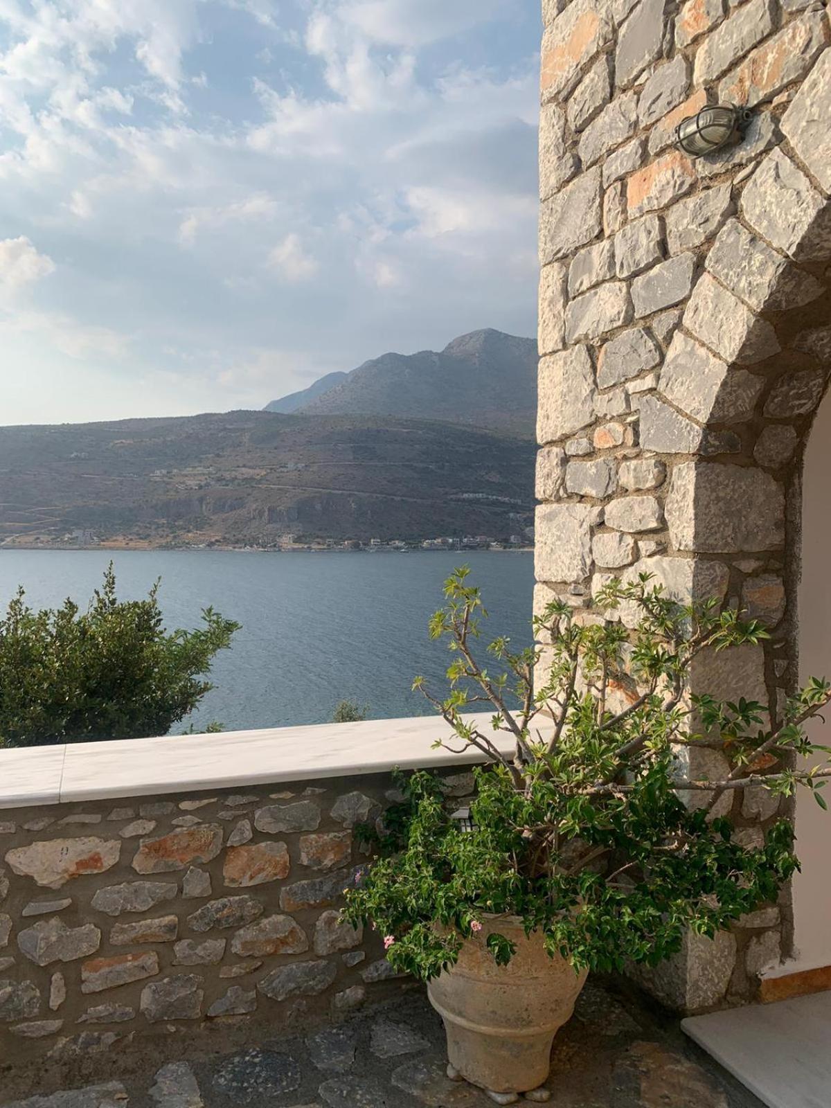 Vatoulia House Aparthotel Néon Oítilon Екстериор снимка