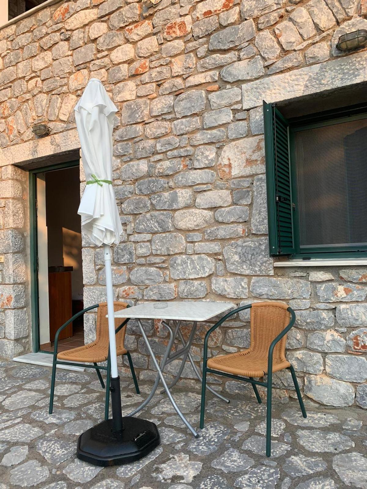 Vatoulia House Aparthotel Néon Oítilon Екстериор снимка