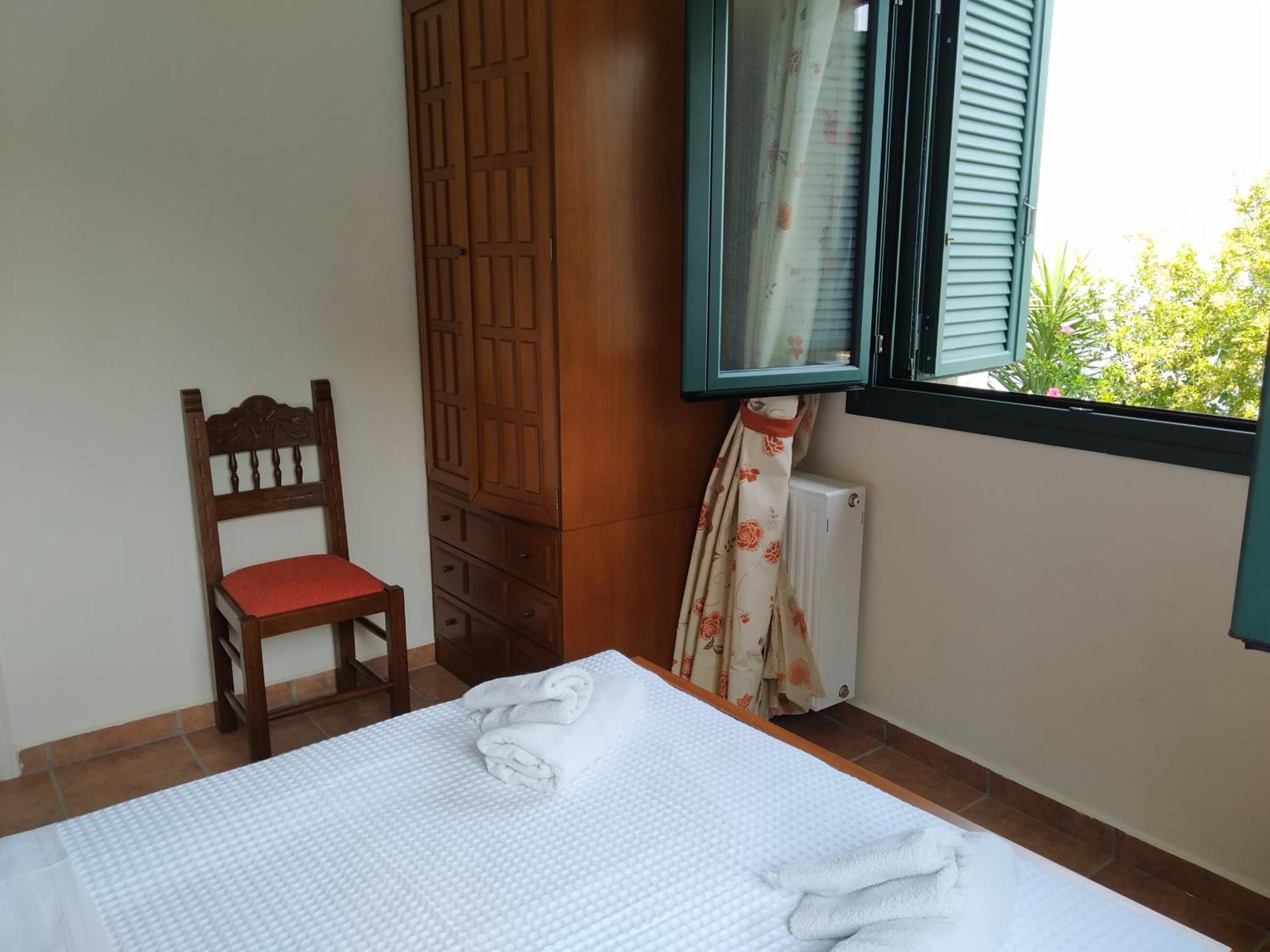 Vatoulia House Aparthotel Néon Oítilon Екстериор снимка