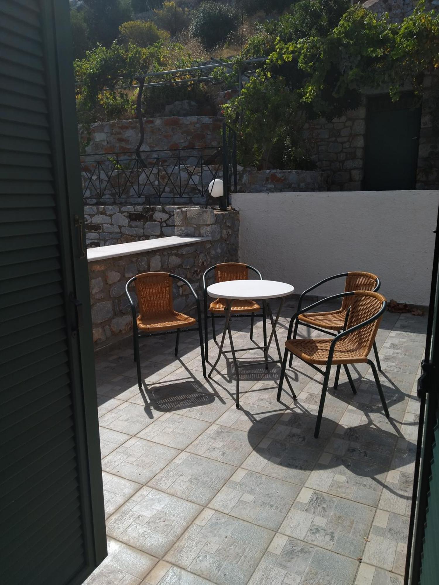 Vatoulia House Aparthotel Néon Oítilon Екстериор снимка