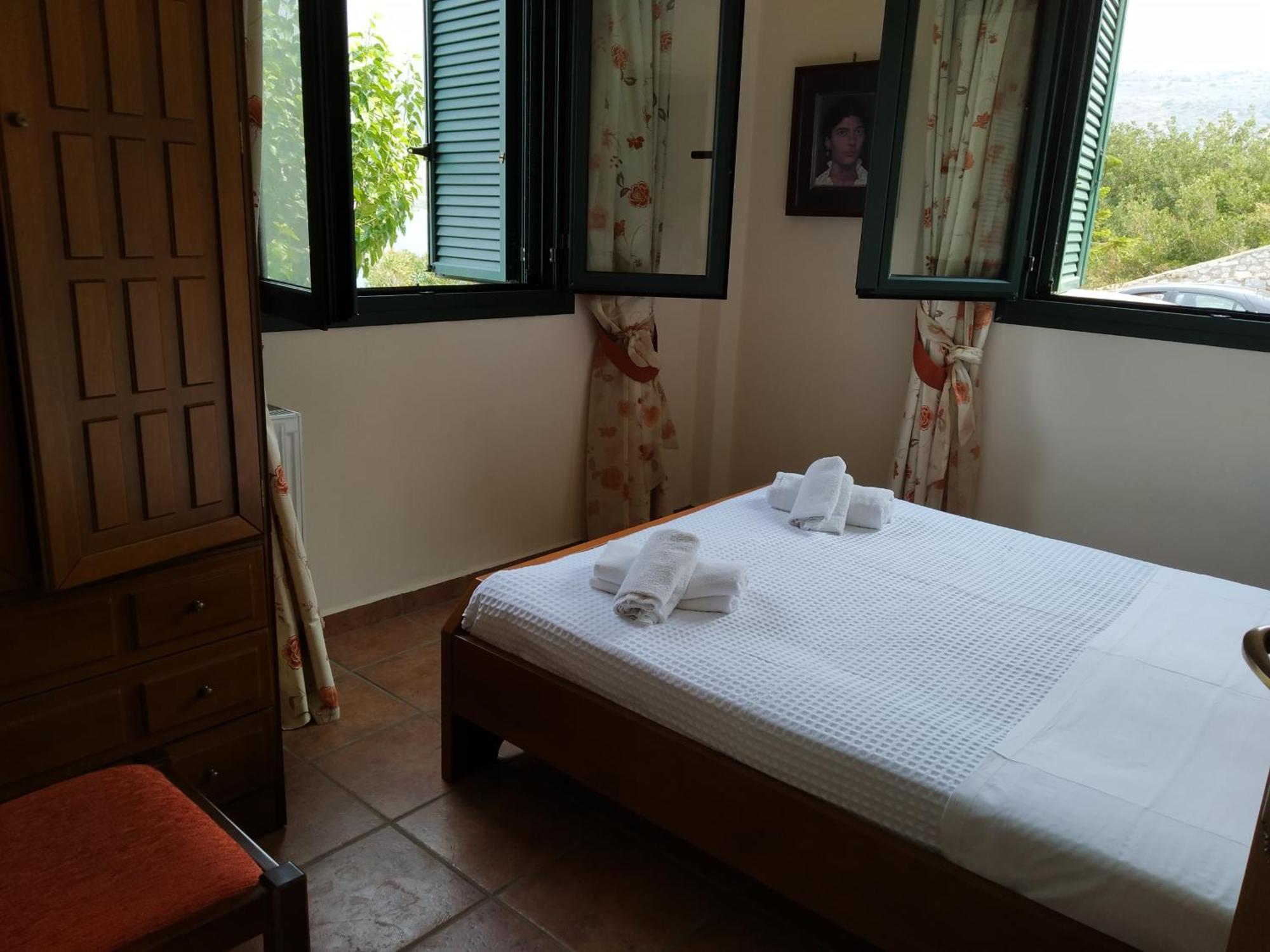 Vatoulia House Aparthotel Néon Oítilon Екстериор снимка