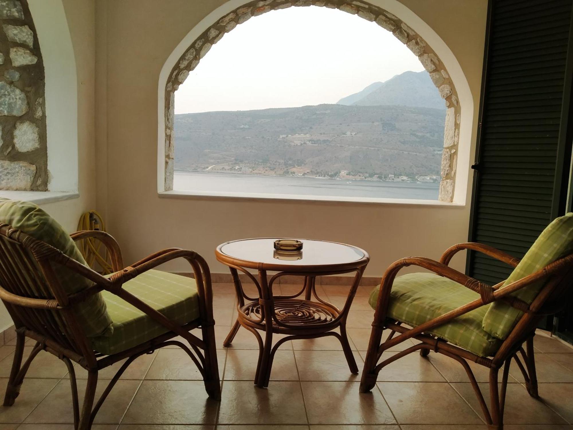 Vatoulia House Aparthotel Néon Oítilon Екстериор снимка