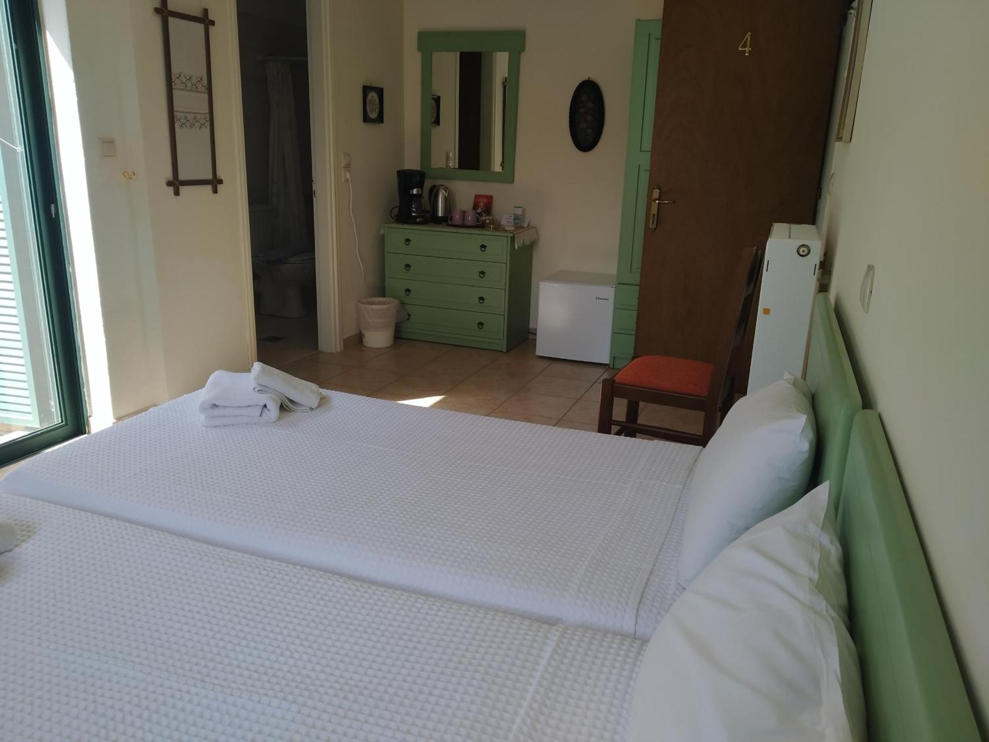 Vatoulia House Aparthotel Néon Oítilon Екстериор снимка